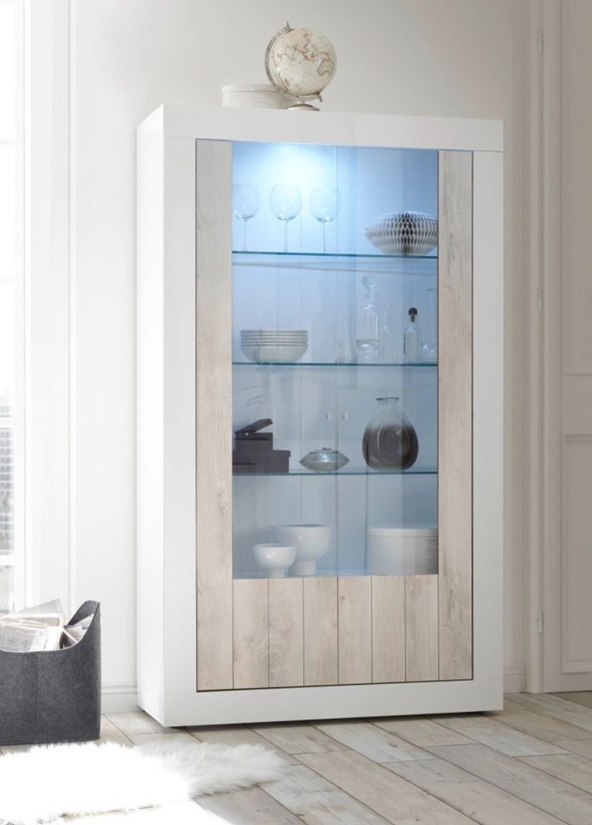 Vetrina moderna con 3 ripiani in vetro e 2 ante, finitura Bianca Lucida e Pino Bianco