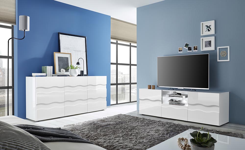 Sala moderna, composta da Porta TV e Madia 3 ante Onda, Bianco Lucido