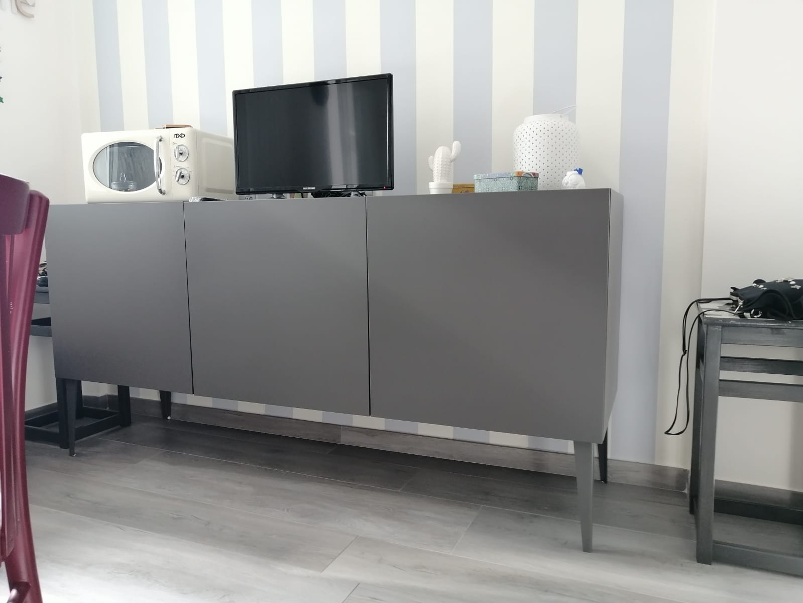 ACQUISTA ANCHE TU Madia moderna 3 ante, Grigio Opaco con piedini