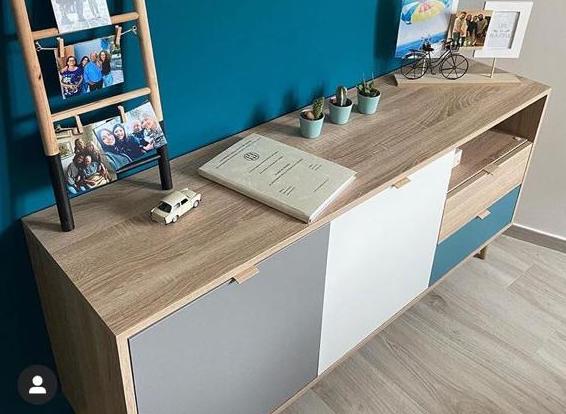 Madia con gambe in legno, 2 ante 2 cassetti, finitura Quercia, Bianca, Petrolio e Grigia