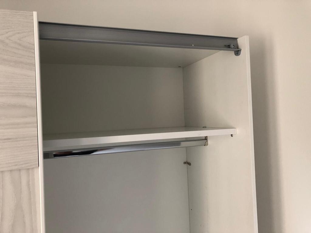 ACQUISTA ANCHE TU Armadio scorrevole bianco opaco e grigio a 2 ante 