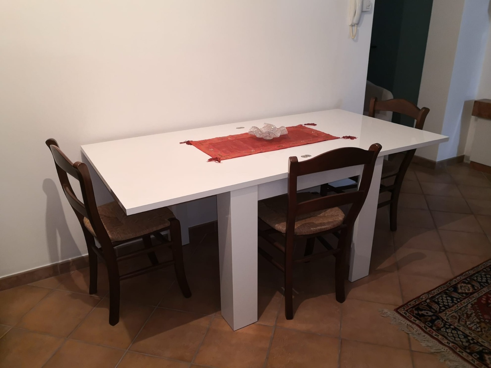 Tavolo quadrato apertura a libro, finitura Bianco Lucido