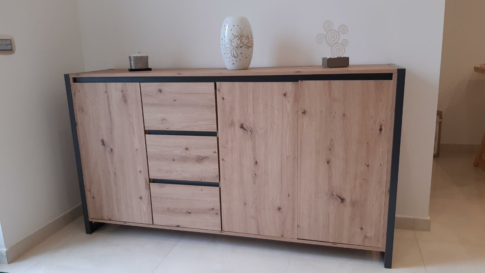 Madia in stile industry 3 ante 3 cassetti, finitura Rovere Nodato e struttura in Antracite