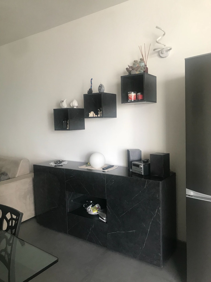 Madia color Marmo Lucido Nero con 2 ante 2 cassetti