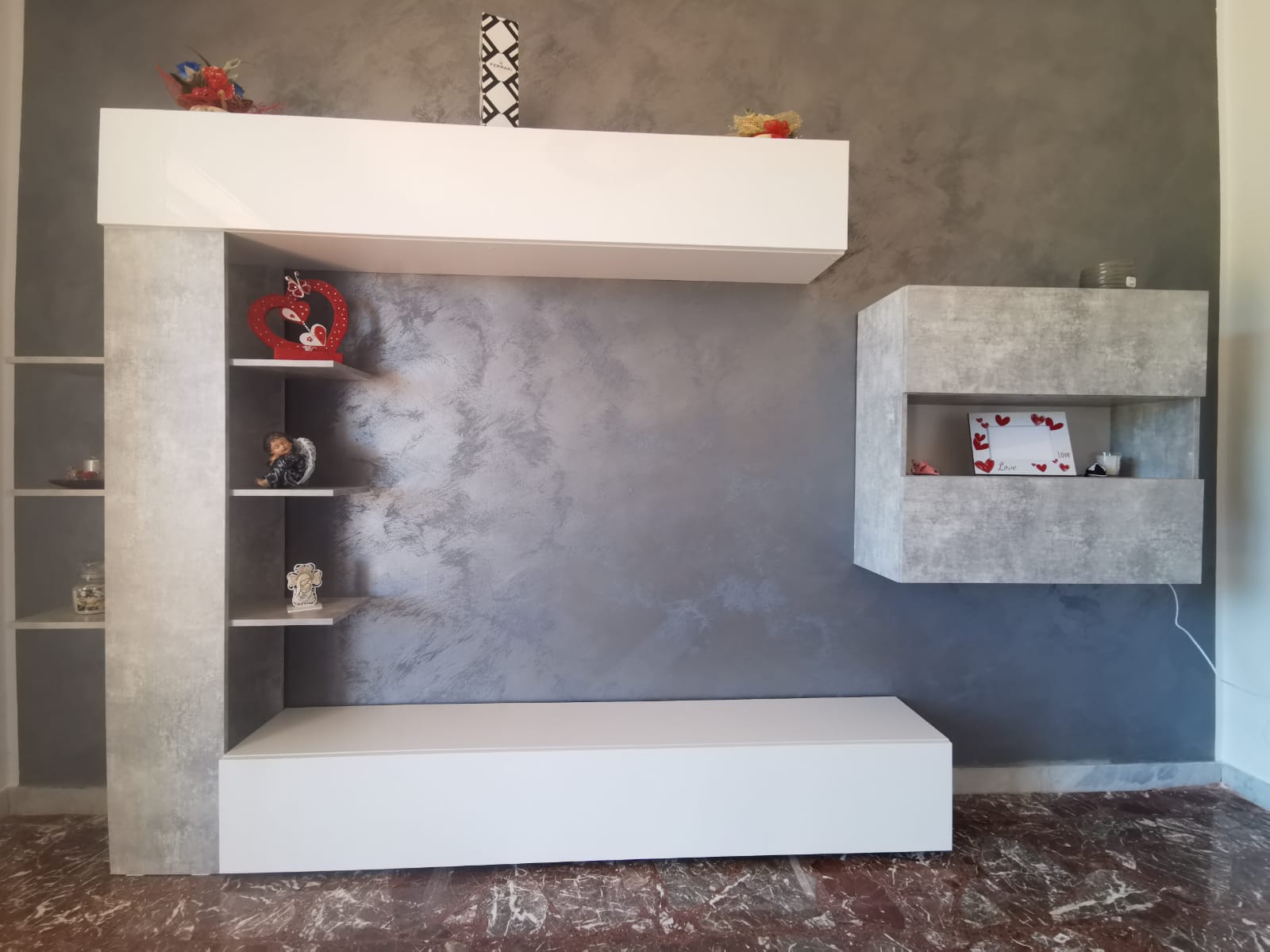 Parete attrezzata a "C", Bianco Laccato Lucido e Beton