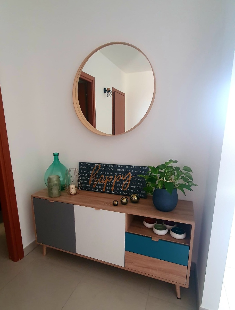 Madia stile nordico Lavik con 2 ante e 2 cassetti, gambe in legno