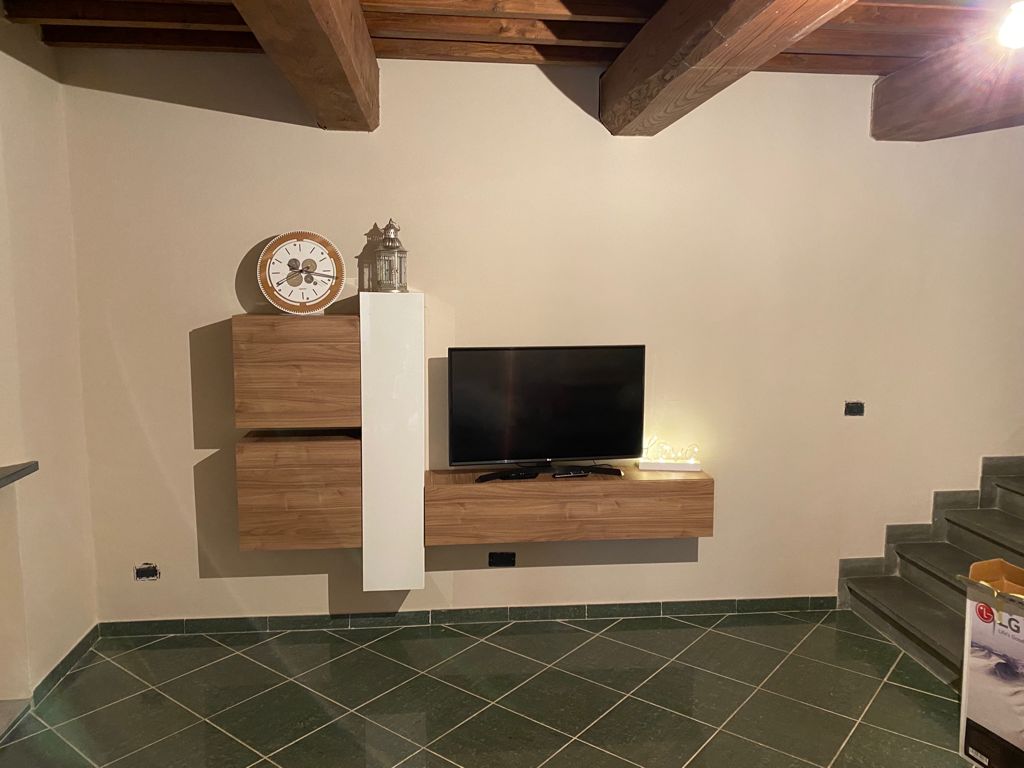 Parete attrezzata componibile, bianco e noce stelvio