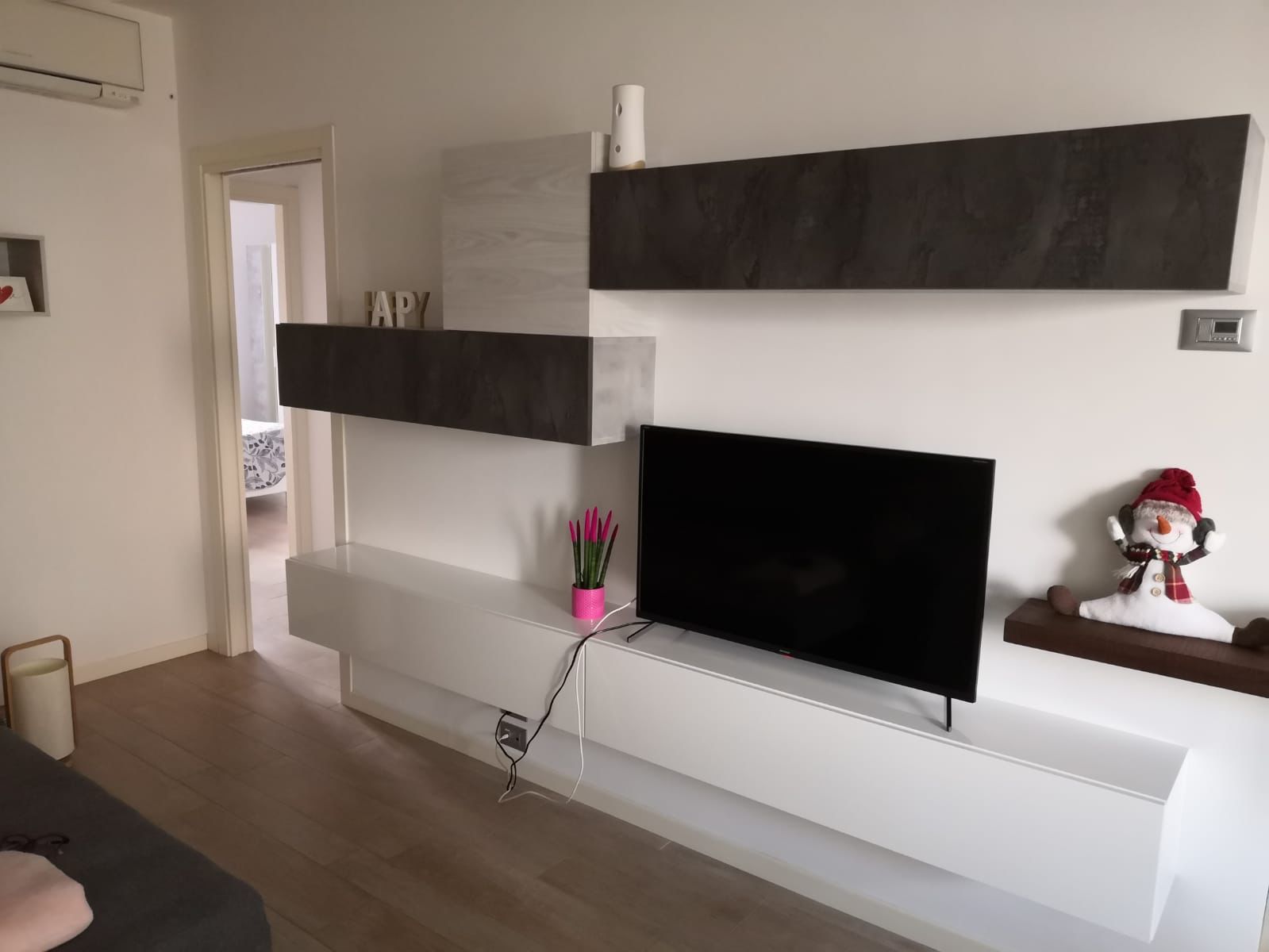 Moderne Pareti attrezzate economiche, Soggiorno Zenzero, parete attrezzata con basi tv, Made in Italy