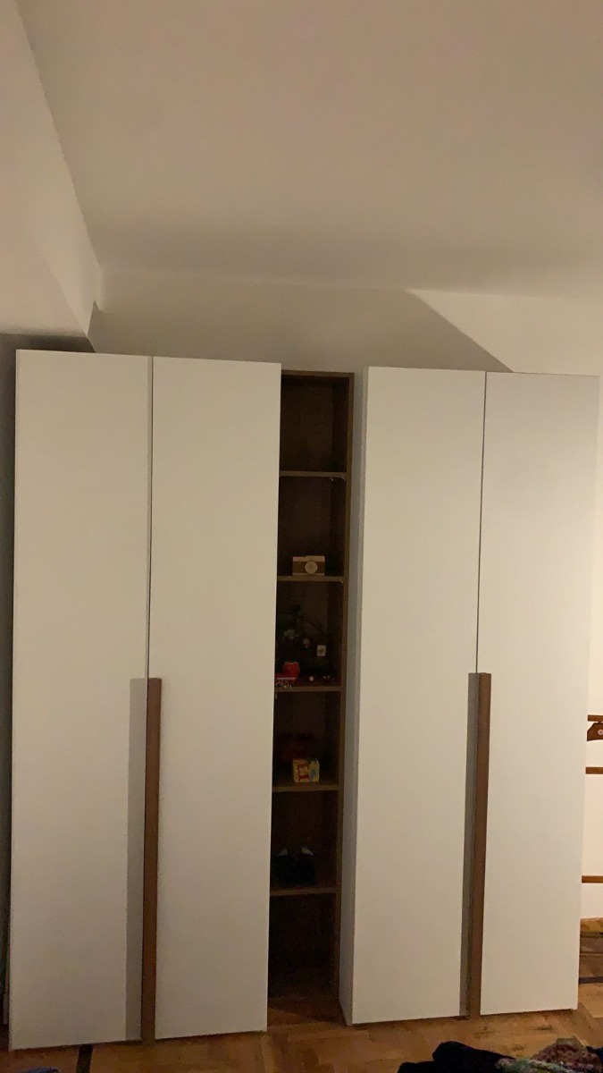 Conveniente Armadio scontato 4 ante battenti con libreria, finitura Noce bianco 