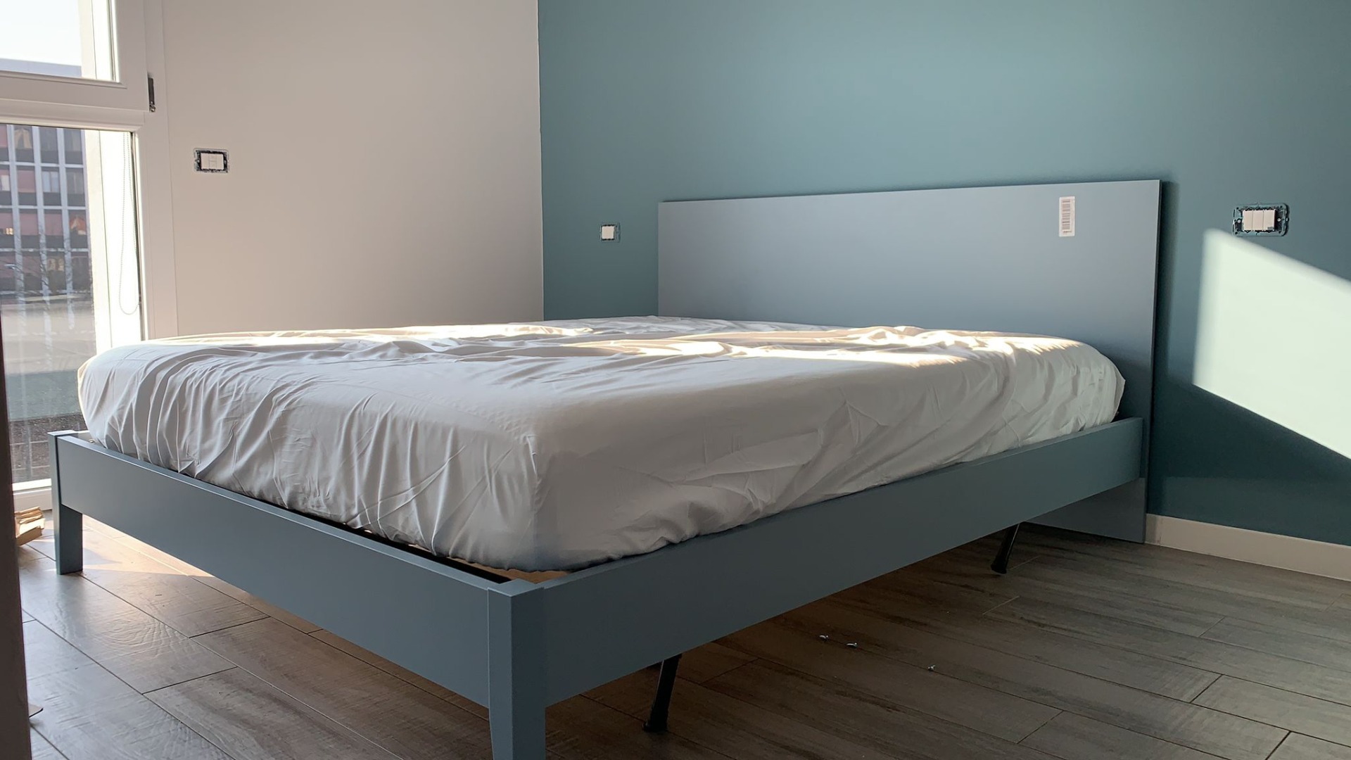 Moderno Letto matrimoniale in finitura Cadaques