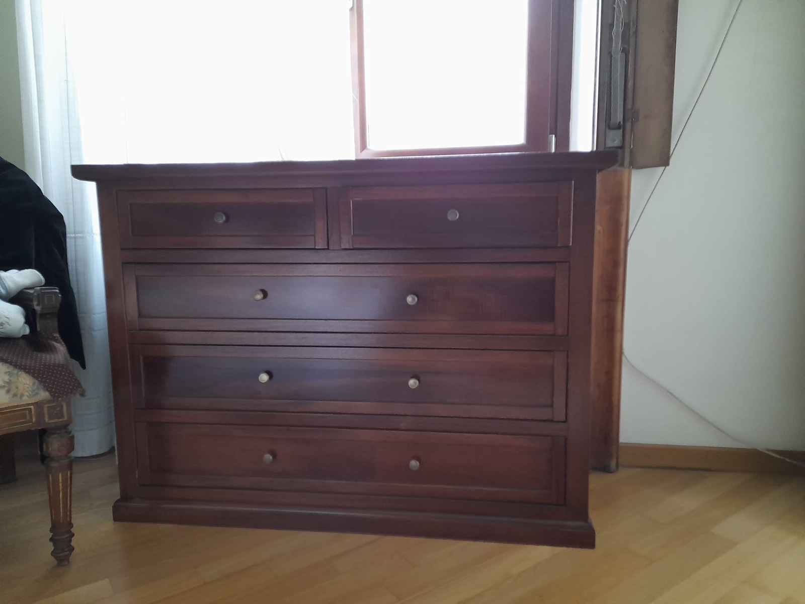 Elegante Comò classico