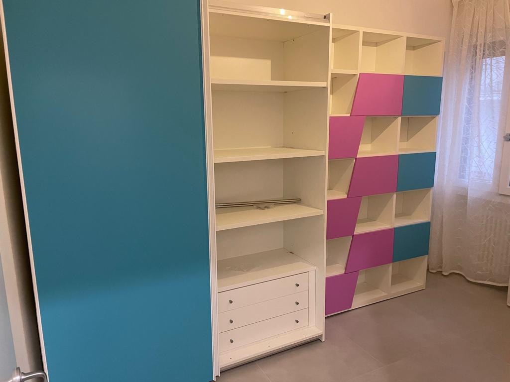 Colorato Armadio per camerette con 2 ante scorrevoli i in finitura Bianco e Turchese