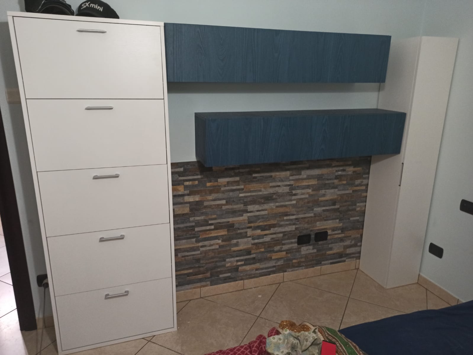 Moderna Ribalta sospesa in diverse finiture per parete attrezzata