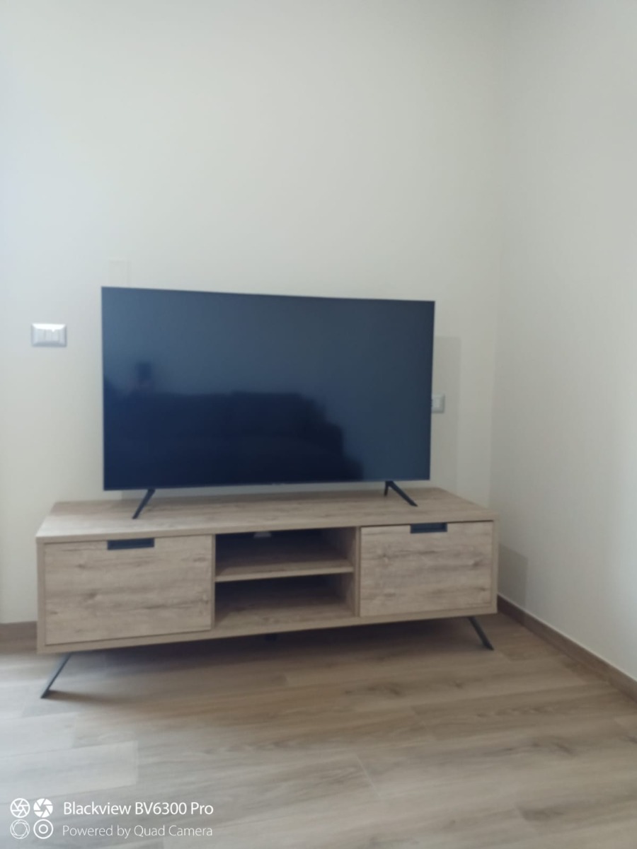 Moderno Mobile porta tv alto, porta tv "Wood" Moderno di Design, 156x51 cm