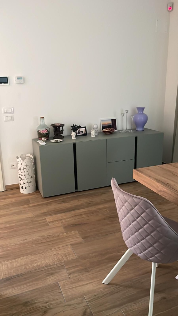 Spaziosa Madia 3 ante 2 cassetti in finitura Agave Nobilitato