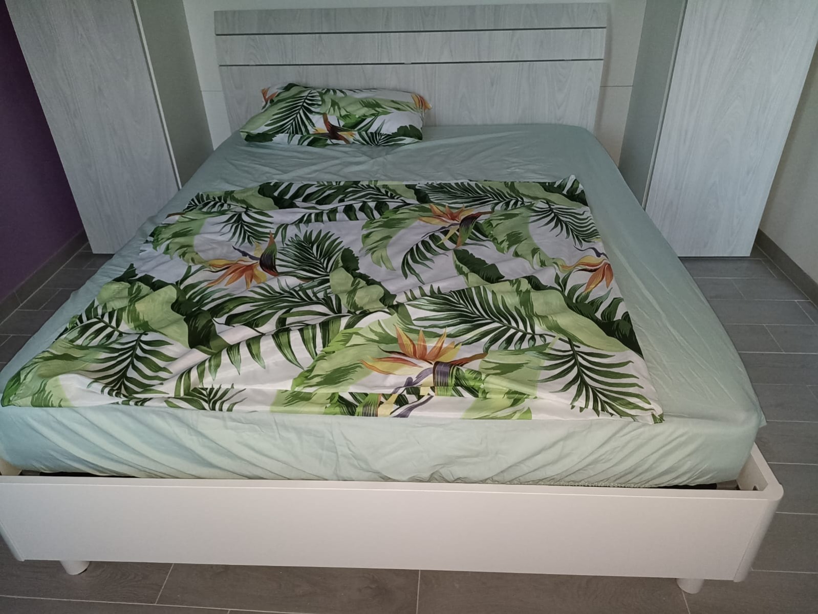 Conveniente Letto matrimoniale in legno grigio della collezione Like 