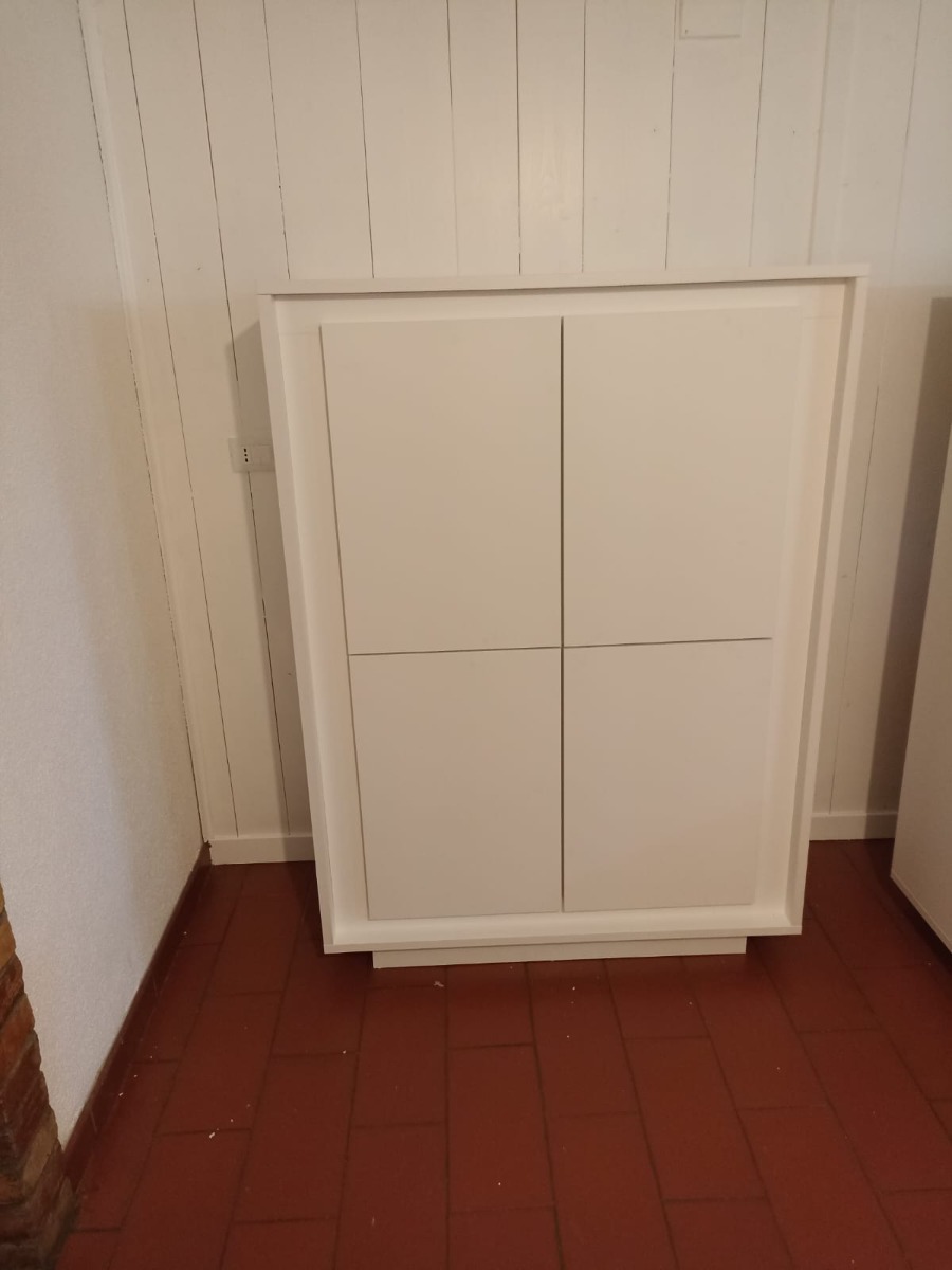 Pratico Mobile madia moderno, Madia di Design, 4 ante Alta, Bianco Opaco