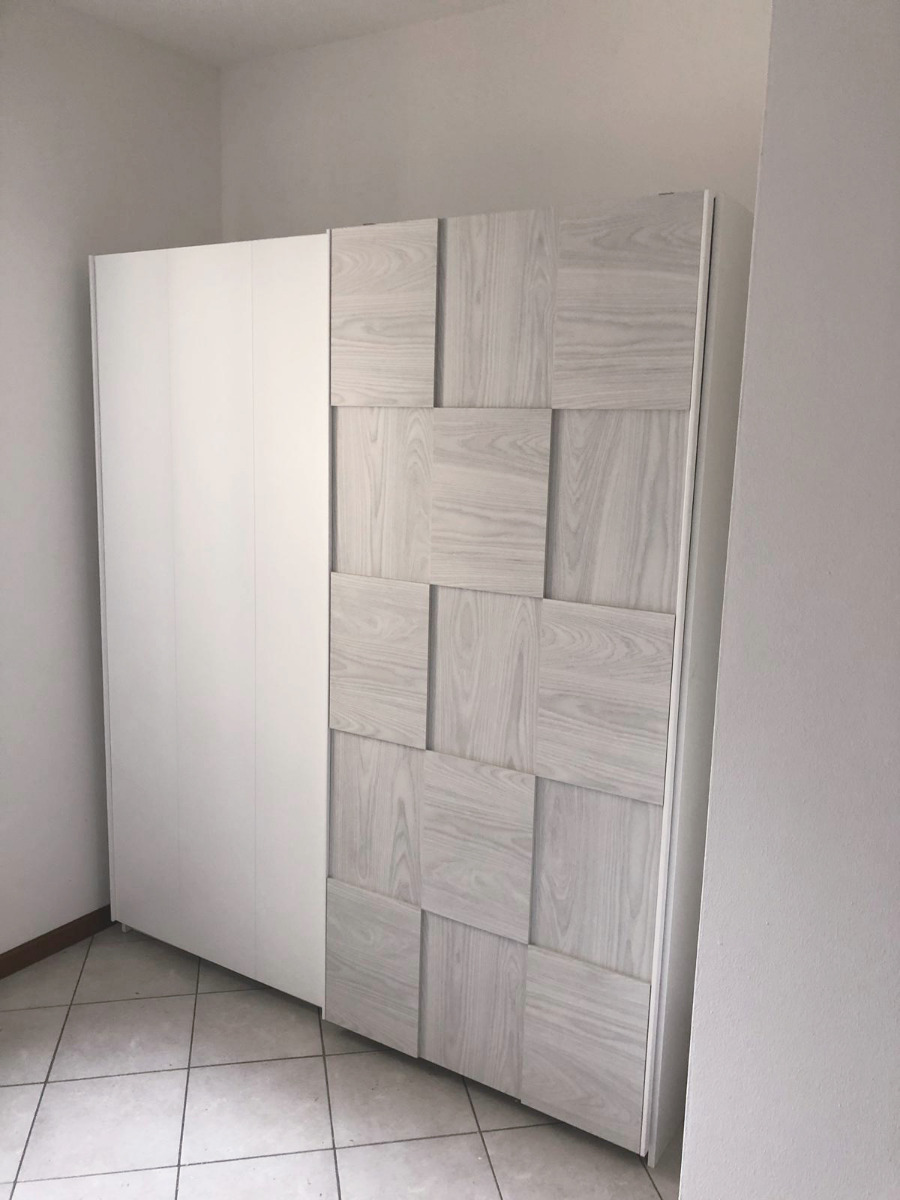 ACQUISTA ANCHE TU Armadio scorrevole bianco opaco e grigio a 2 ante 