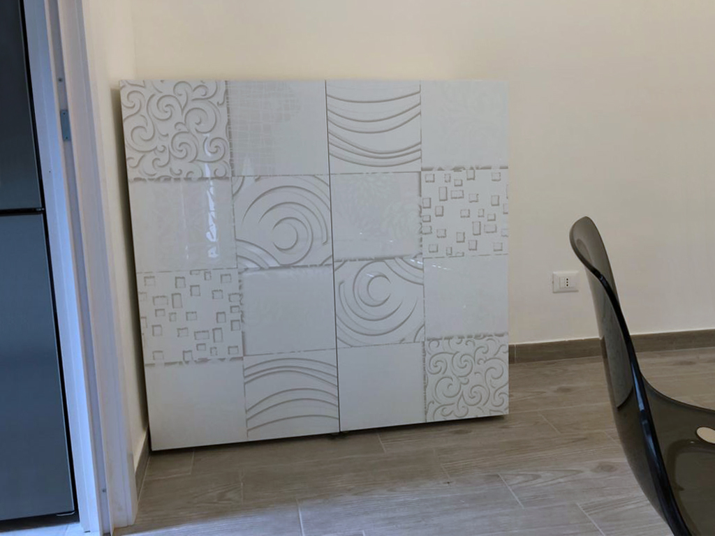 ACQUISTA ANCHE TU Madia bianca laccata lucida serigrafato a 2 ante