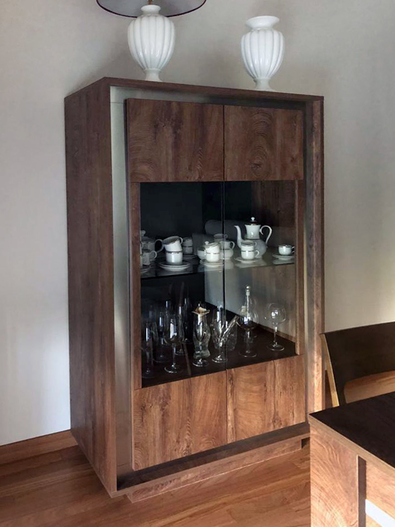 ACQUISTA ANCHE TU Vetrina Moderno, 2 ante Alta, Cognac