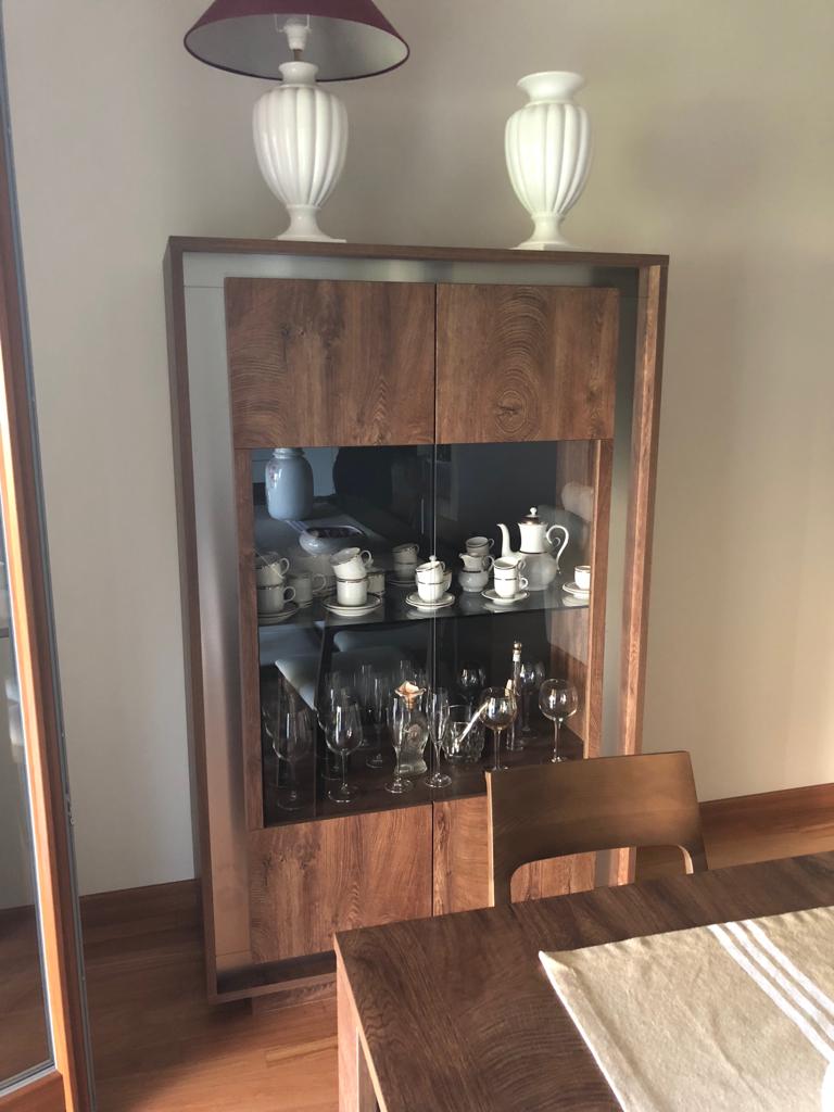 ACQUISTA ANCHE TU Vetrina Moderno, 2 ante Alta, Cognac